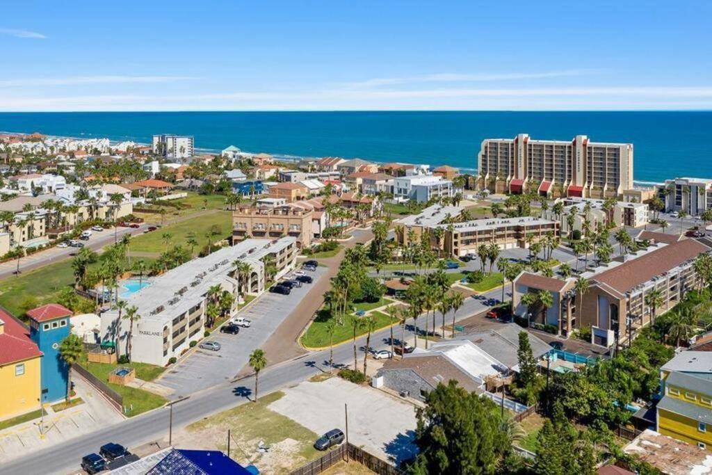 2 Bed 2 Bath Condo By Beach With Resort Pool Pulau Padre Selatan Bagian luar foto