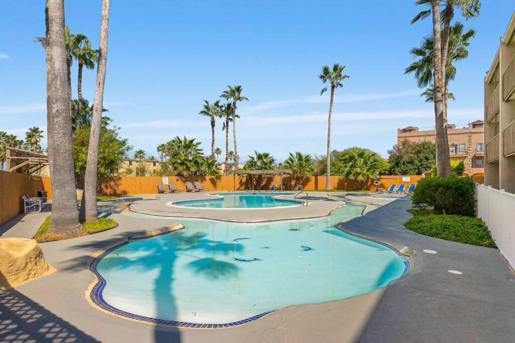 2 Bed 2 Bath Condo By Beach With Resort Pool Pulau Padre Selatan Bagian luar foto